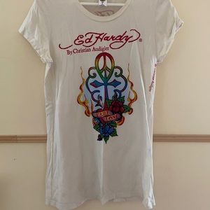 Excellent condition Ed Hardy Tee!!